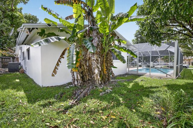 1761 NW 107th Avenue, Pembroke Pines, FL 33026
