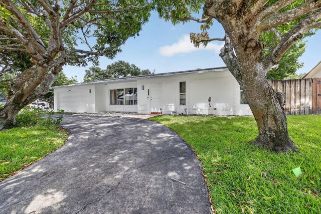 1761 NW 107th Avenue, Pembroke Pines, FL 33026