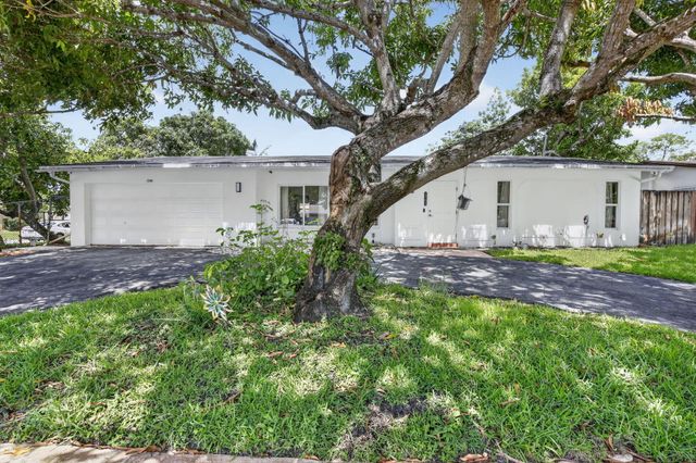 1761 NW 107th Avenue, Pembroke Pines, FL 33026