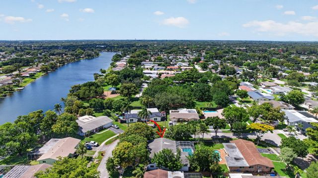 1761 NW 107th Avenue, Pembroke Pines, FL 33026