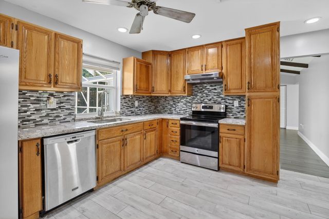 1761 NW 107th Avenue, Pembroke Pines, FL 33026