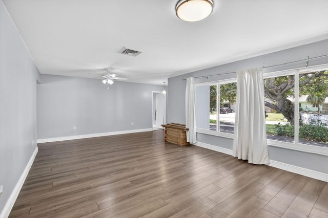 1761 NW 107th Avenue, Pembroke Pines, FL 33026