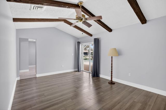 1761 NW 107th Avenue, Pembroke Pines, FL 33026