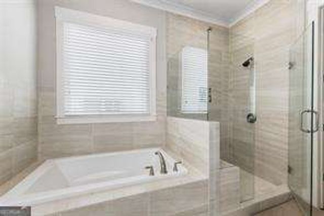 1909 Red Eagle Walk, Atlanta, GA 30318