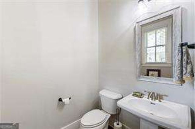 1909 Red Eagle Walk, Atlanta, GA 30318