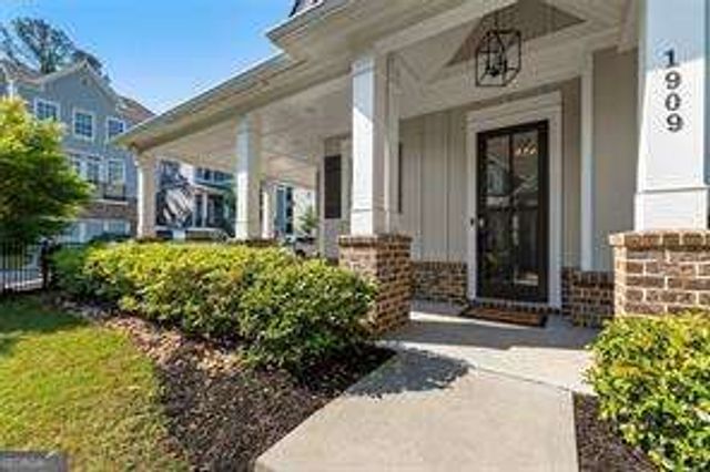 1909 Red Eagle Walk, Atlanta, GA 30318