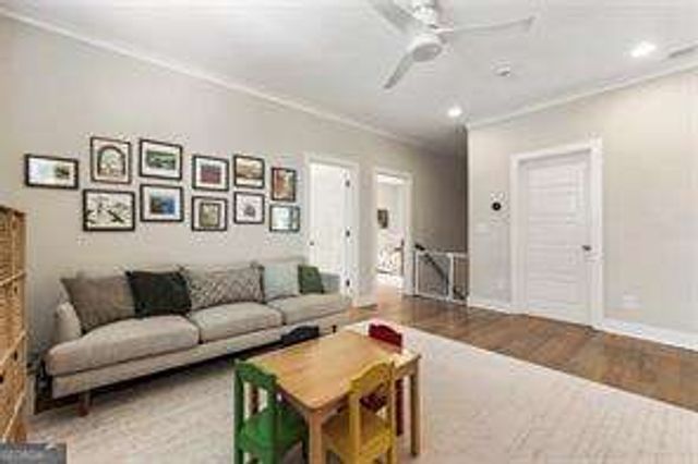1909 Red Eagle Walk, Atlanta, GA 30318