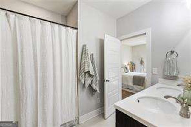 1909 Red Eagle Walk, Atlanta, GA 30318