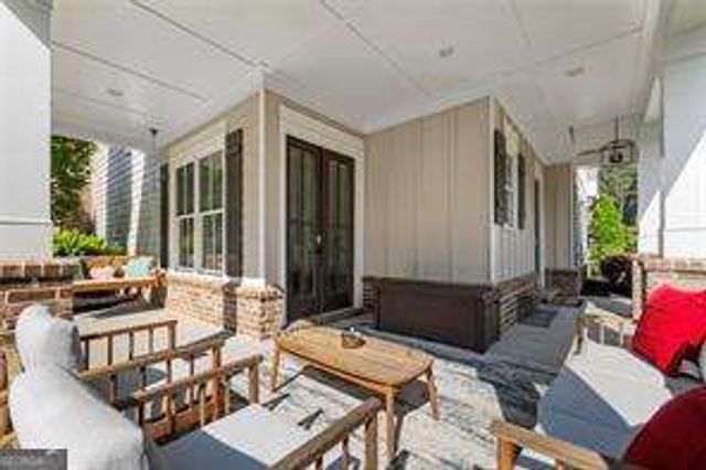 1909 Red Eagle Walk, Atlanta, GA 30318