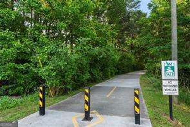 1909 Red Eagle Walk, Atlanta, GA 30318