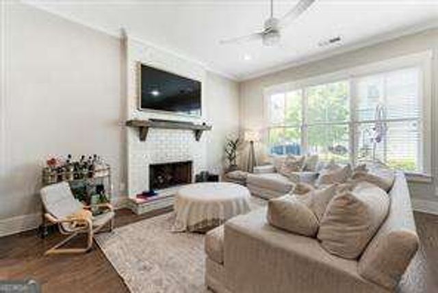 1909 Red Eagle Walk, Atlanta, GA 30318