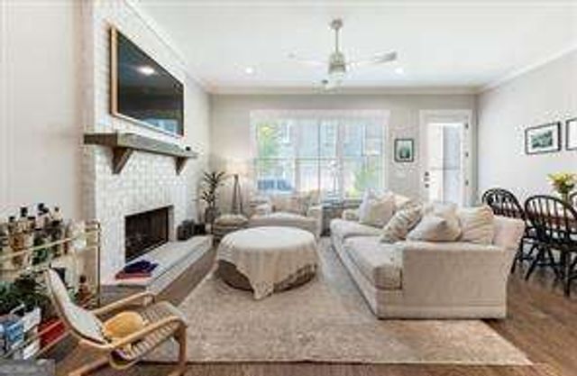 1909 Red Eagle Walk, Atlanta, GA 30318