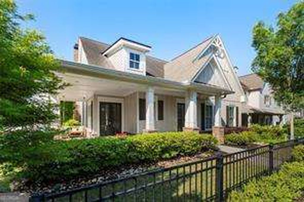 1909 Red Eagle Walk, Atlanta, GA 30318