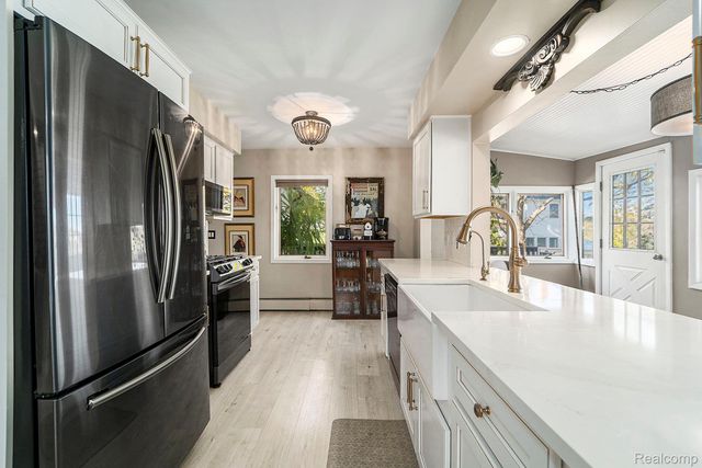 6606 Leytonstone Boulevard, West Bloomfield Charter Township, MI 48322