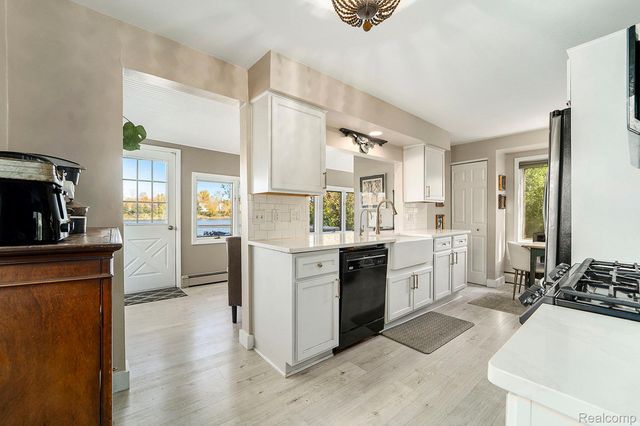 6606 Leytonstone Boulevard, West Bloomfield Charter Township, MI 48322