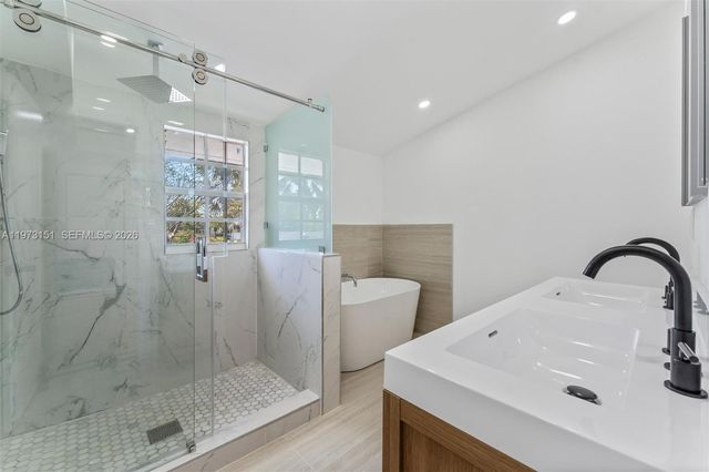 2548 Tortugas Ln, Fort Lauderdale, FL 33312