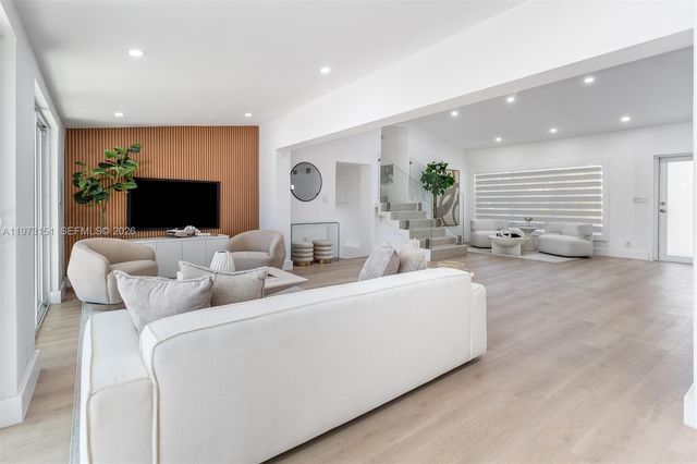 2548 Tortugas Ln, Fort Lauderdale, FL 33312