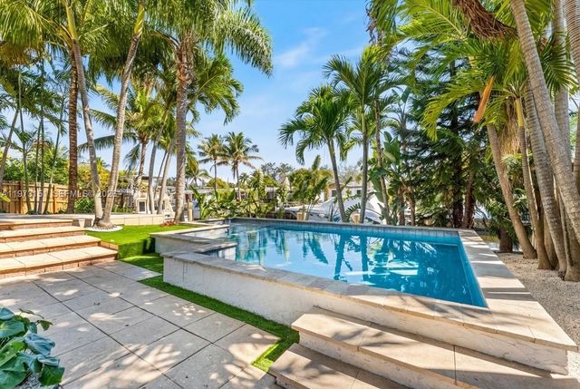 2548 Tortugas Ln, Fort Lauderdale, FL 33312