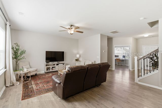 8 Coosawhatchie Way, Beaufort, SC 29906