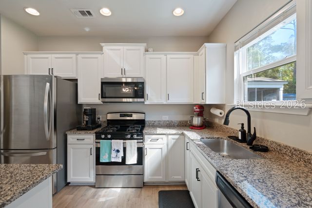 8 Coosawhatchie Way, Beaufort, SC 29906