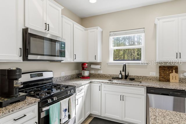 8 Coosawhatchie Way, Beaufort, SC 29906