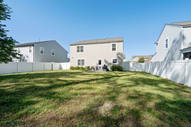 8 Coosawhatchie Way, Beaufort, SC 29906