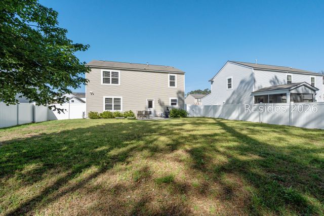 8 Coosawhatchie Way, Beaufort, SC 29906