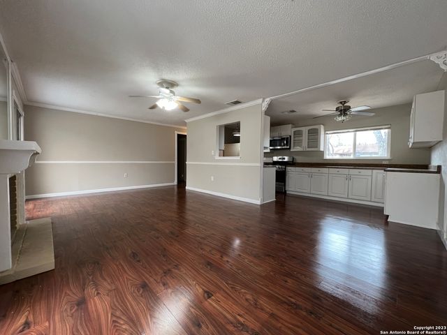 116 MEADOW LARK, Converse, TX 78109