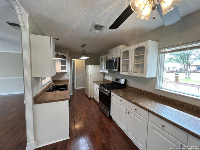 116 MEADOW LARK, Converse, TX 78109