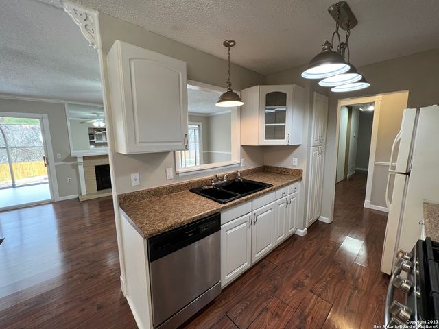 116 MEADOW LARK, Converse, TX 78109