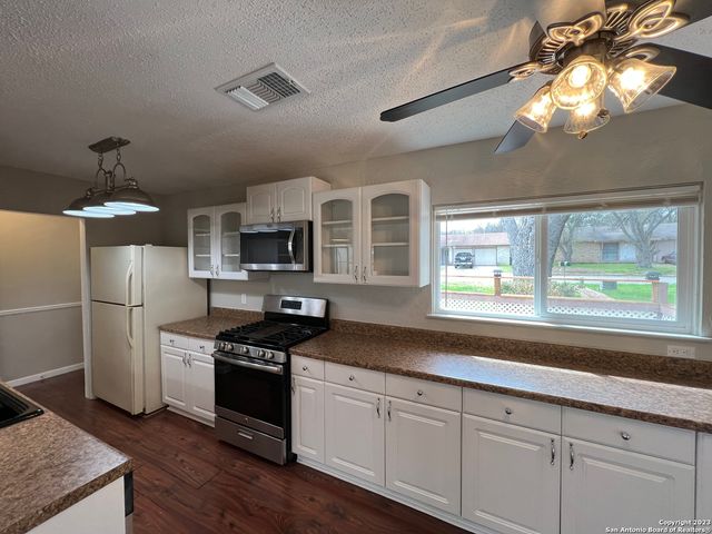 116 MEADOW LARK, Converse, TX 78109