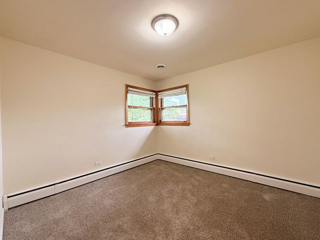 1428 E Lyn Court, Homewood, IL 60430