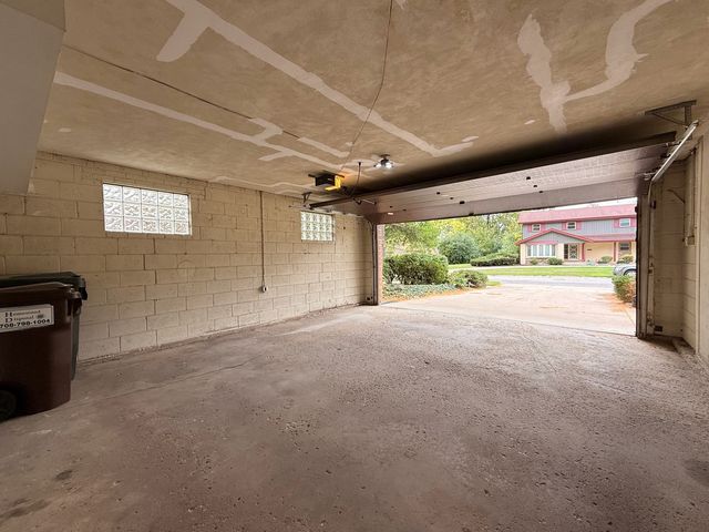 1428 E Lyn Court, Homewood, IL 60430