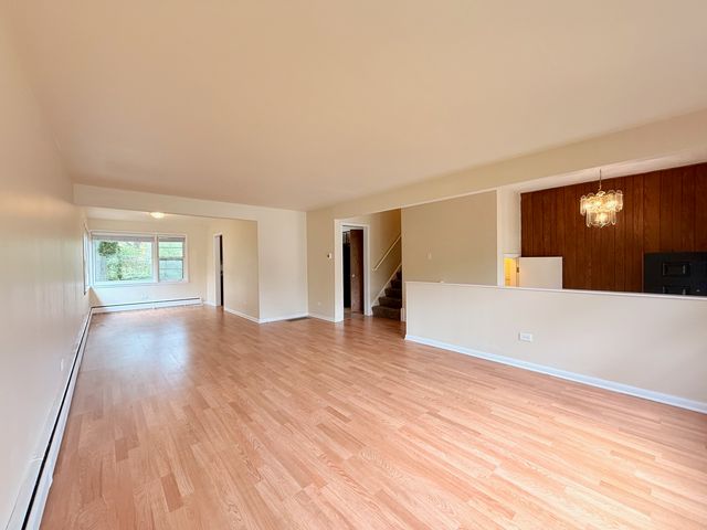 1428 E Lyn Court, Homewood, IL 60430