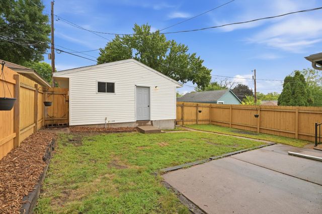 1129 Edmund Avenue, Saint Paul, MN 55104