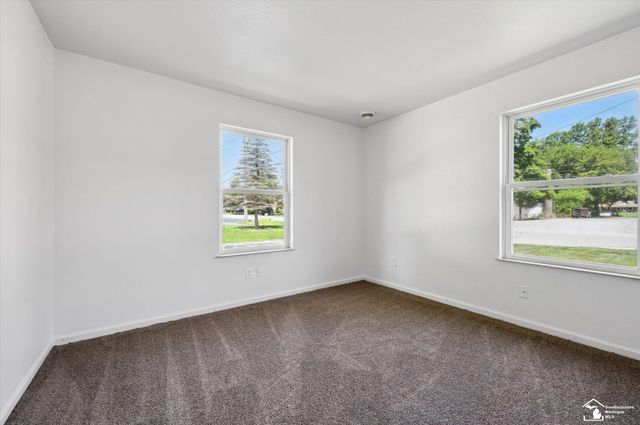 1107 W Temperance Road, Temperance, MI 48182