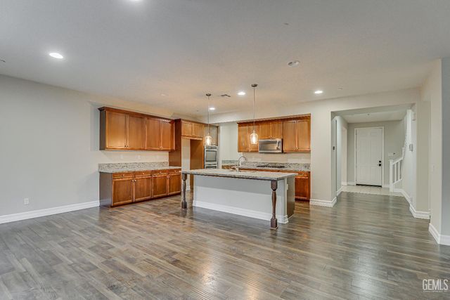 5005 Silvery Jewel Lane, Bakersfield, CA 93313