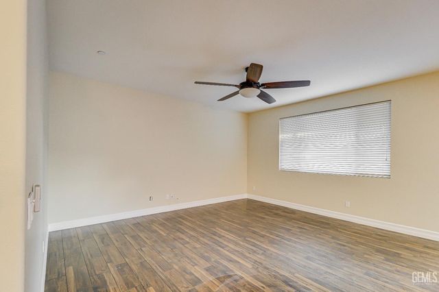 5005 Silvery Jewel Lane, Bakersfield, CA 93313