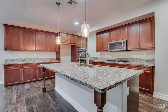 5005 Silvery Jewel Lane, Bakersfield, CA 93313