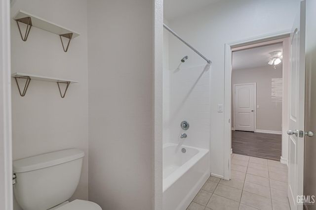 5005 Silvery Jewel Lane, Bakersfield, CA 93313