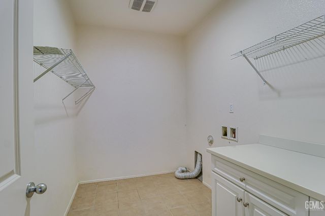 5005 Silvery Jewel Lane, Bakersfield, CA 93313