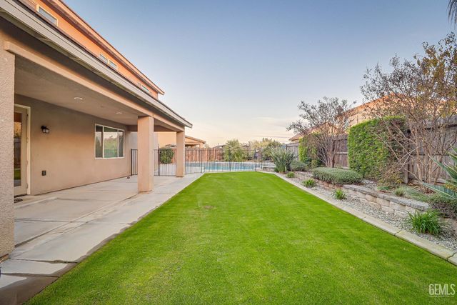 5005 Silvery Jewel Lane, Bakersfield, CA 93313