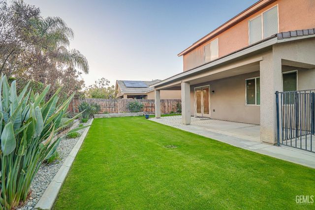 5005 Silvery Jewel Lane, Bakersfield, CA 93313