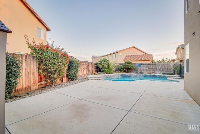 5005 Silvery Jewel Lane, Bakersfield, CA 93313