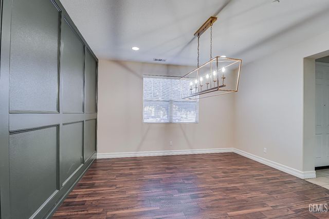 5005 Silvery Jewel Lane, Bakersfield, CA 93313