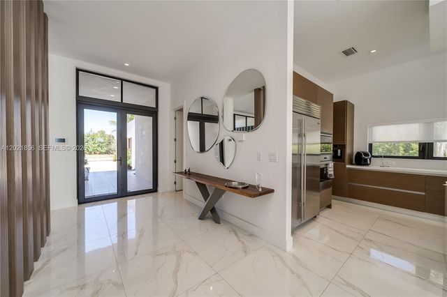 16600 Sunset Way, Weston, FL 33326