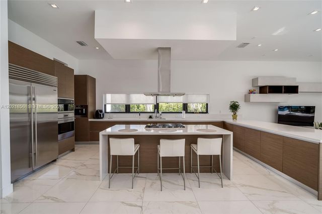16600 Sunset Way, Weston, FL 33326