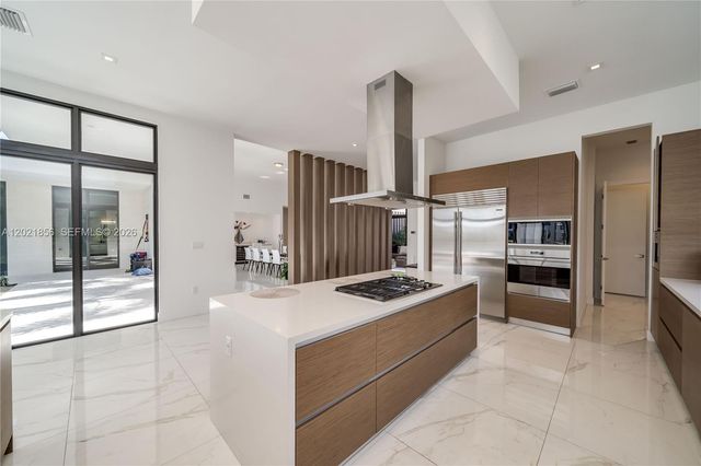 16600 Sunset Way, Weston, FL 33326