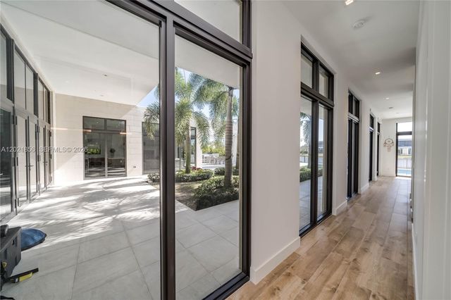 16600 Sunset Way, Weston, FL 33326