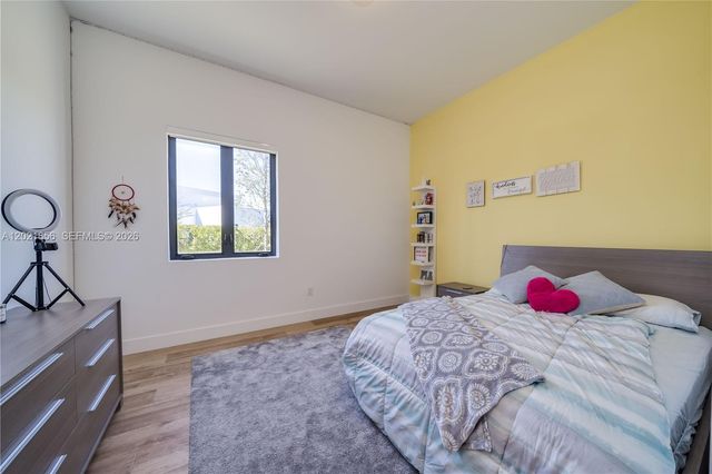 16600 Sunset Way, Weston, FL 33326